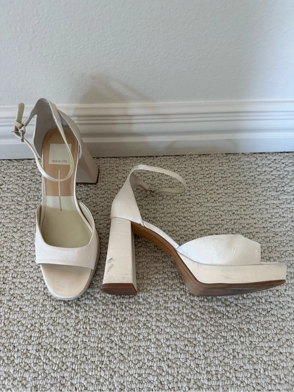 PANDRO WIDE HEELS WHITE SATIN SIZE: 8W